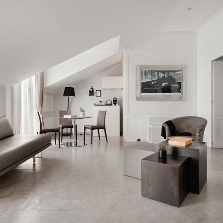 Montenapoleone Suites Milan Exterior photo