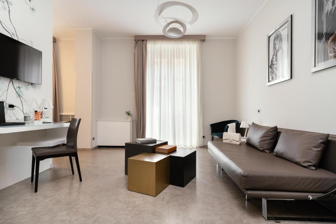 Montenapoleone Suites Milan Exterior photo