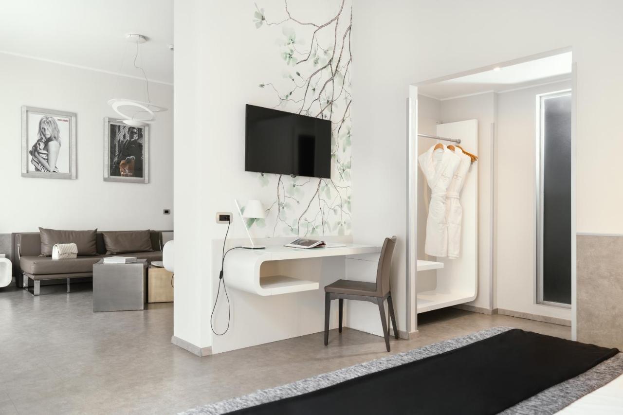 Montenapoleone Suites Milan Exterior photo