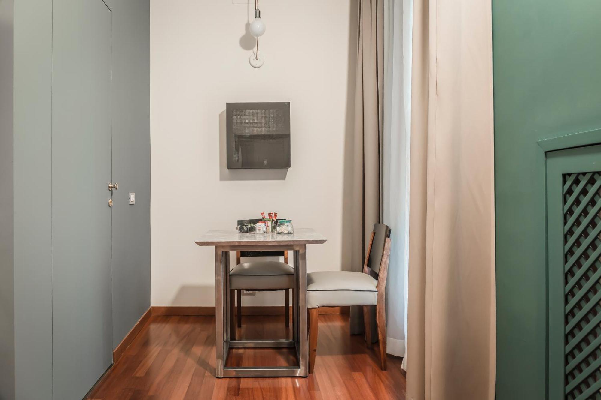 Montenapoleone Suites Milan Exterior photo